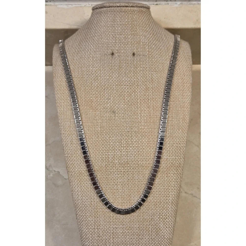 Vintage 1990s Monet Silver Tone Square‎ Link Chain 28
